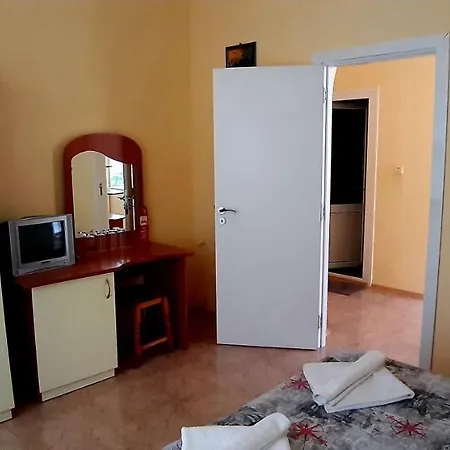 Laguna 2* كيتن