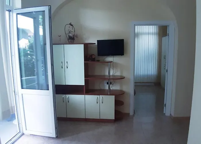 Laguna Guest house 2*