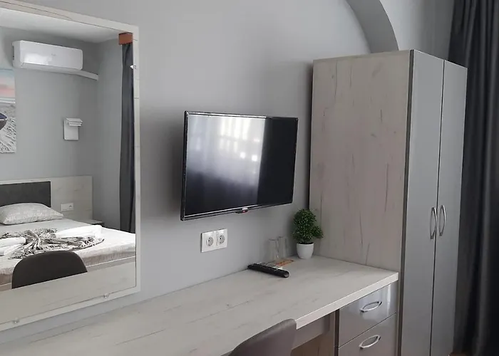 Laguna Guest house 2*