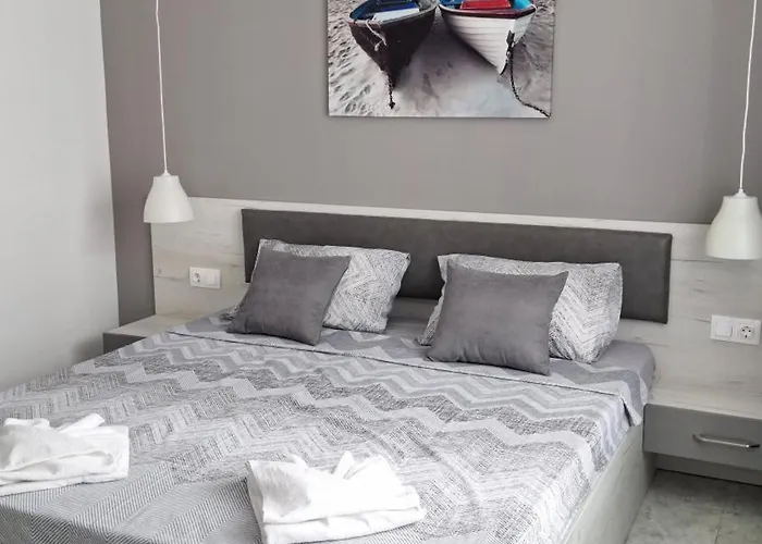 Laguna Guest house 2*